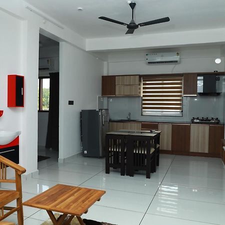 Hotel Achoos Residency Tiruvalla Esterno foto