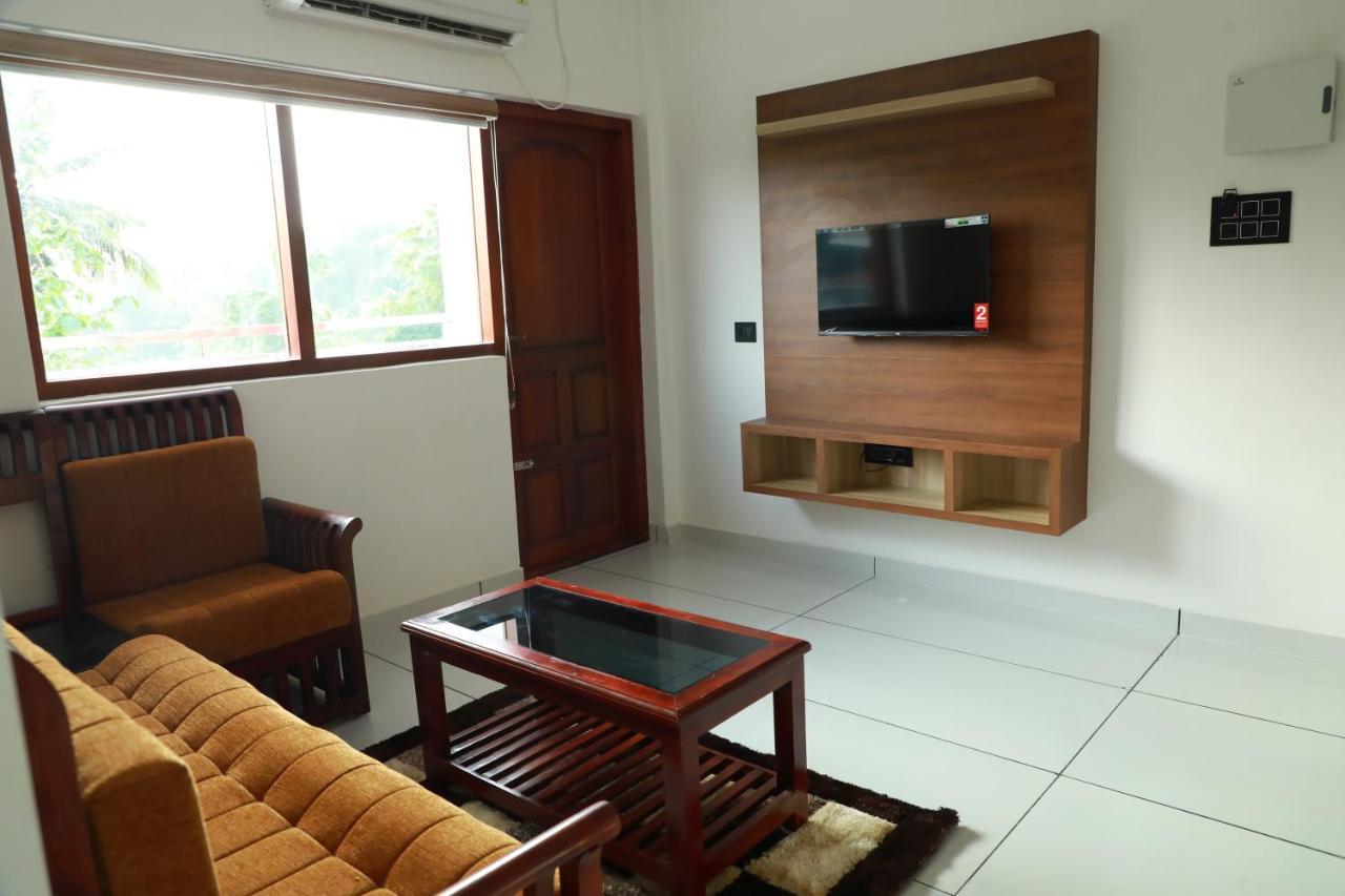 Hotel Achoos Residency Tiruvalla Esterno foto